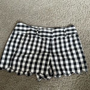 Gingham Scallop Shorts